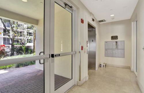 Coastal Condo Deerfield Beach Retreat 3 bed 2 bath - Photo 47