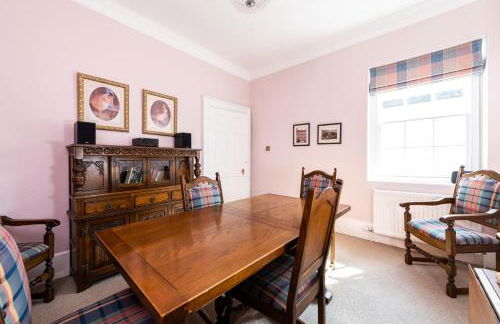 Stunning & spacious Georgian town house in St Neots town centre with parking - Foto 30