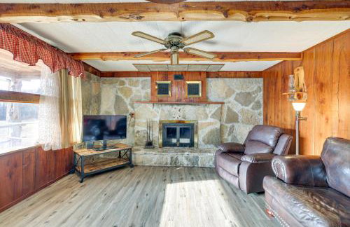 Authentic Log Cabin in Pineville ~ 2 Mi to River! - Foto 7