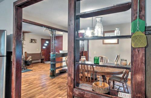 Vintage House with Fire Pit Less Than 6 Mi To Kentucky Lake! - Foto 8