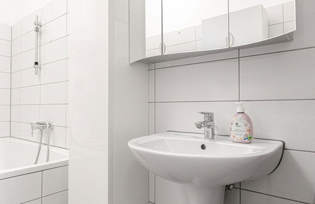 Relaxing 2BR shared Apt. U3 Enkplatz - Foto 18