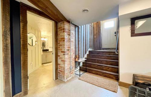 Historical Boiler Maker - Downtown Muskegon - Foto 12