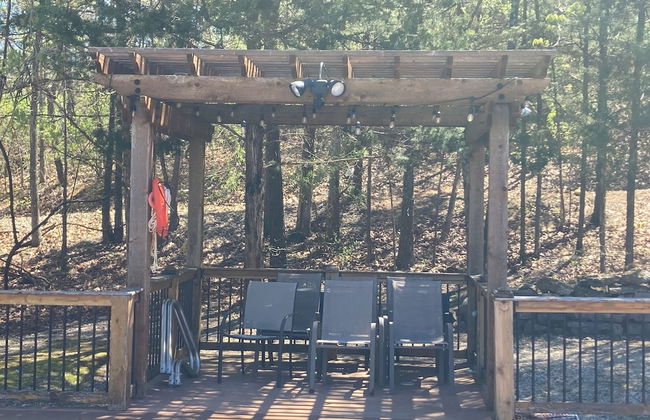 Gold Suites Rentals - Photo 16