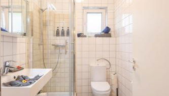 Familiengeeignet mit Parkplatz nahe A3 für 1-5 Personen - Foto 5, Shower