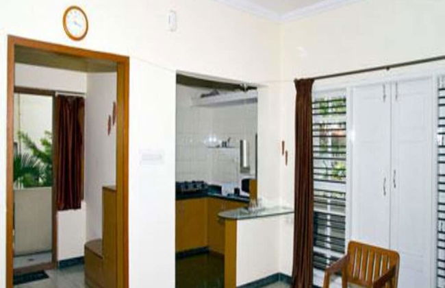 OM Residency - Photo 11