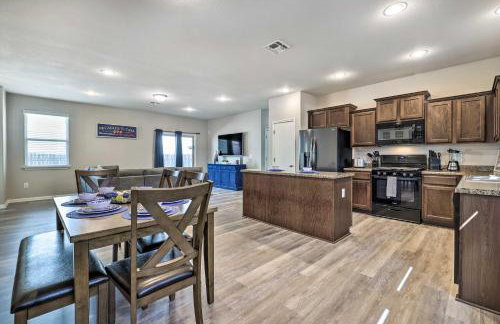 Family Home with Fenced Yard in Austin Suburbs! - Foto 8