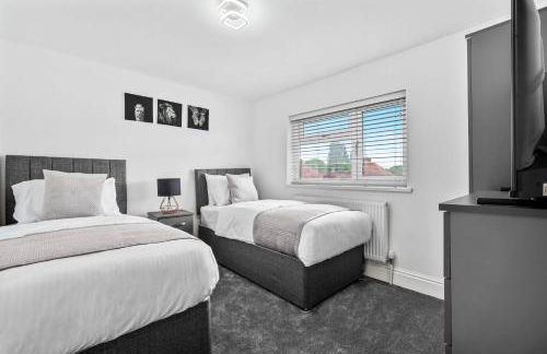 5 bedroom house Solihull 10 mins drive from BHX & NEC Private off road parking - Foto 17