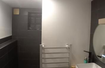 T2 cuisine équipée jardin et parking privé proche Avignon - Foto 5