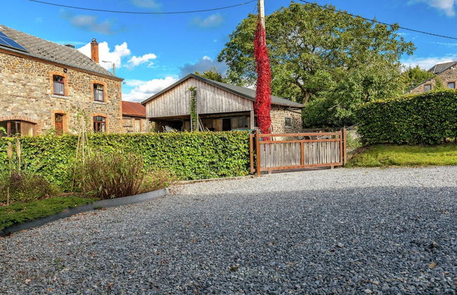 La Roche Cozy Forest Escape - Photo 17