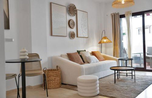 Elegance and luxury with a pool in Miraflores Golf - CASA GOLF RIVIERA PARK 3 2 E - Photo 3