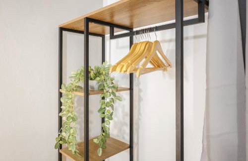 cruwzo I Modern Centrally Located Apartment with Parking Modern Centrally Located Apartment with Parking - Photo 74