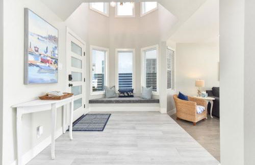 Sunset Island 3 Level Home on the Water sleeps 10 - Photo 5