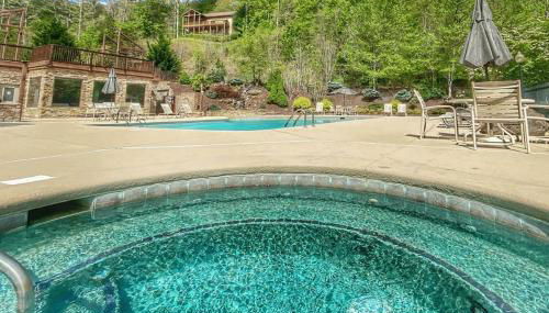 Condo with Stunning Mountain and 6th Green views near Harrahs Cherokee Bryson City - Foto 3