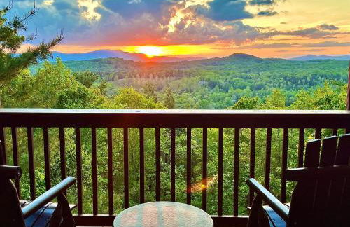 Amazing Views~Secluded Retreat~HotTub~GameRoom - Foto 1