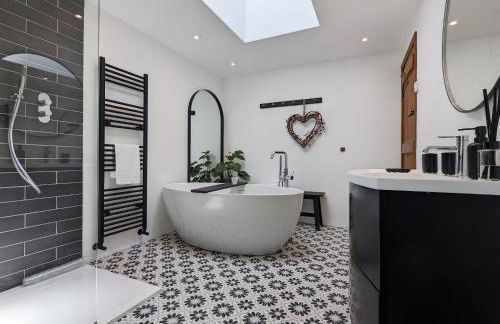 Ty'n Y Ffordd - Photo 15