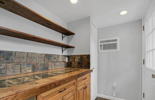 Charming Cottage w Pool, Walkable to Downtown - Foto 28