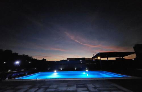 Villa Joy with Pool,Jacuzzi,E Auto Station - Foto 3