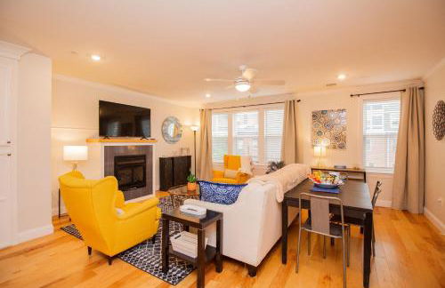 2 Bedroom Unit w Elevator & In-Unit Laundry - Foto 12