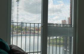 Canary Wharf Riverside Flat - Balcony - DLR 2 mins - Fast WiFi - Sleeps 3 - Photo 24