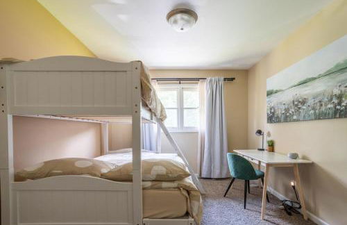 Entire Home on the water, 2 kayaks, Game room, Firepit, BBQ grill, Netflix WiFi - Foto 52