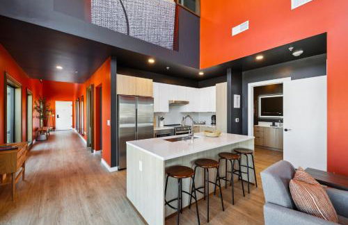 The Rhythm and Rooftop Penthouse Walk To Broadway with Pool and Amazing Views - Foto 22