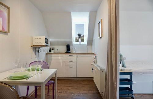 Stylisches Apartment für 2 Personen in historischem Fachwerkhaus 4 Etage mit Blick auf Stadt & Festung - Foto 1