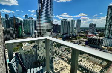 Art-filled Loft 180 Views, Rooftop Pool, Parking - Foto 9
