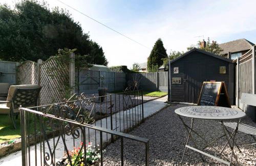 BED AT BOWBRIDGE Spacious house and parking - Foto 21