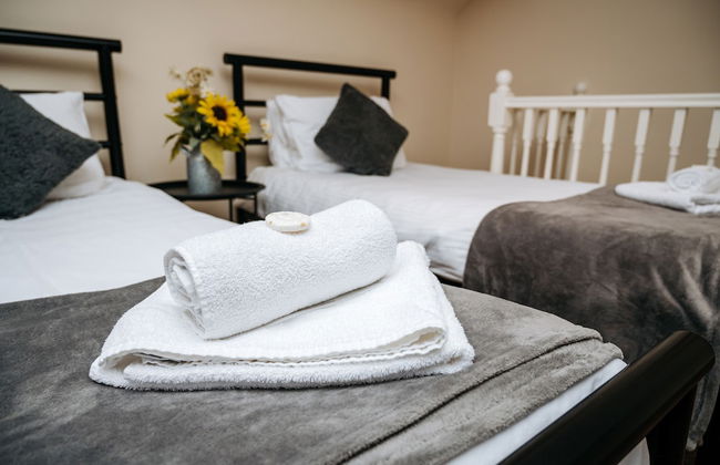 Woodhouse Lodge - Photo 4