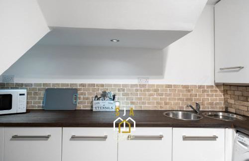 Crown Apartment - SJA Stays - Modern 2 Bed Apartment - Foto 8