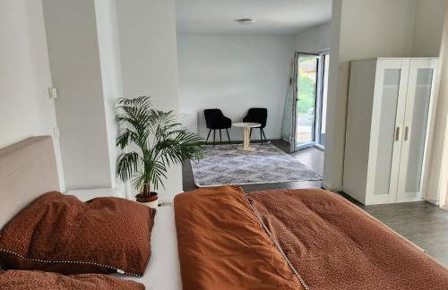 TheSuites Frankfurt-Airport - Studio Room - Private WC, Shared Bathroom - Foto 1