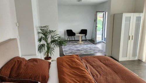 TheSuites Frankfurt-Airport - Studio Room - Private WC, Shared Bathroom - Foto 1