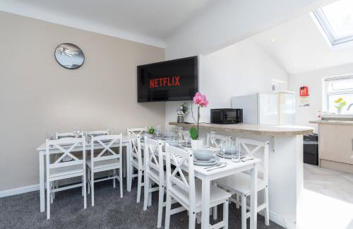 Open Mind Property - Hot Tub, 7 Beds & Free Parking - Foto 1