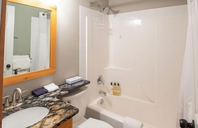 Stone Creek Chalet by Fernie Lodging CO - Photo 28