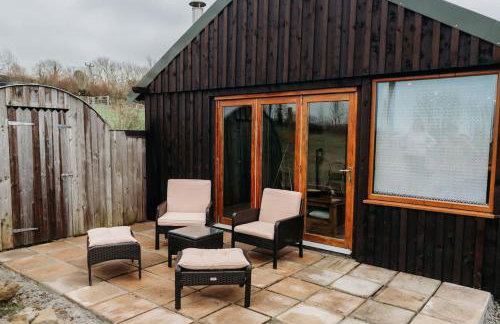 Woodpecker Lodge- A Pet Friendly Rural Retreat - Photo 12