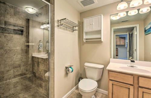 Modern Resort Condo with Balcony - Walk to Beach! - Foto 20