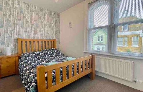 Captain's Quarters - Heart of Cowes - sleeps 11 - Foto 11