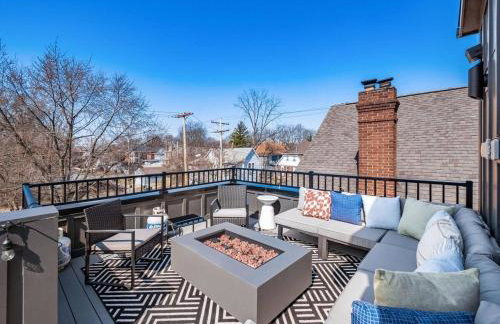 Rooftop Patio, Hot Tub and Games City Escape - Foto 49