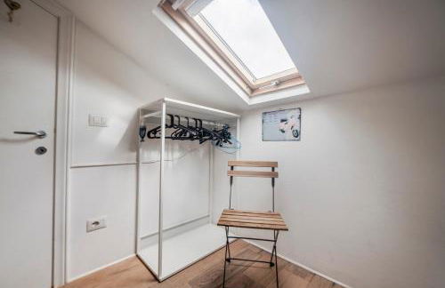 049 - Attico ELEGANTE, 10 minuti a piedi da MARE e SPIAGGIA - POSTO AUTO PRIVATO GRATIS - Foto 33