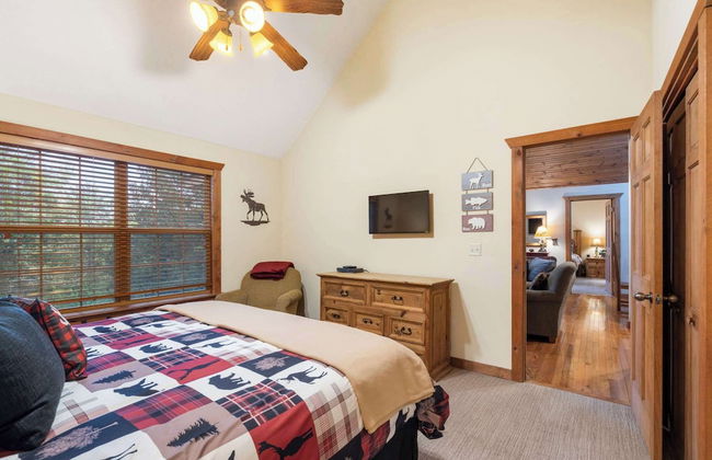 Simons Treetop Cabin 2 BDR in Popular Resort! - Photo 5