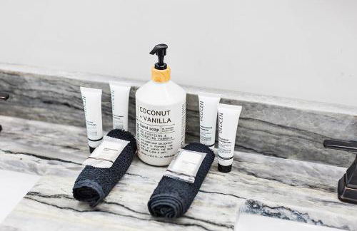 Elmwood Park Retreat Renovated 3 Bed 2 Bath DT - Foto 43