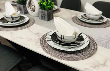 Pasadena Charming Vacation Home with Hot Jacuzzi - Photo 52