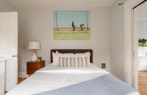 Stay Portland - Portland Classic - Parks, Eateries & Local Shops - Photo 5