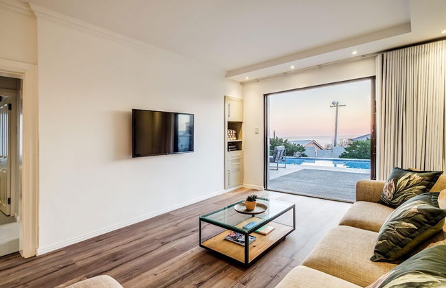 Stylish Holiday Home With Private Pool Ocean Views Jumeirah Blue - Photo 30