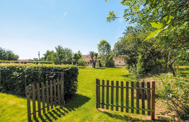 Holiday Home in Saint-laurent-de-la-salle With Pool - Foto 148