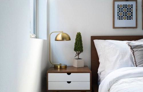 Walk to Restaurants from a Designer Cap Hill Home - Foto 57