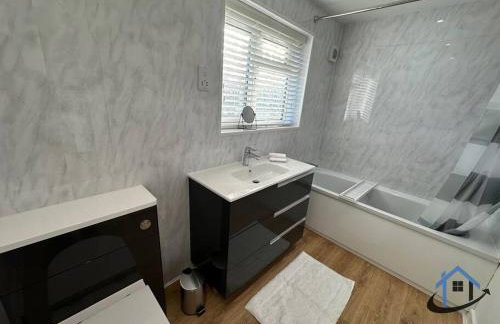 Beckleigh House, Kettering king or twin beds free parking x3 - Foto 23