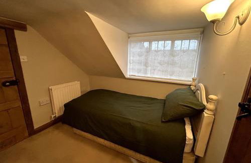 Beautiful Cottage opposite Hedingham Castle! - Photo 17