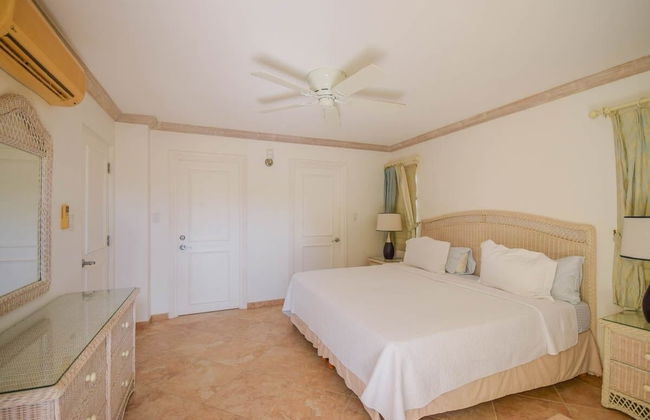 Modern 2-bed Apt Near Beach In St. Lawrence Gap 2 Bedroom Apts by Bluescape - Foto 11