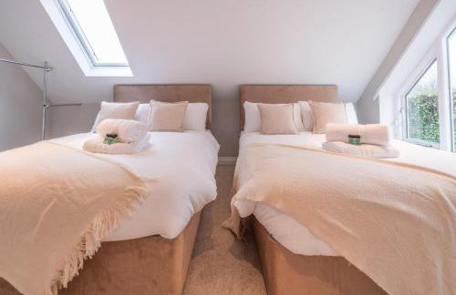 5BDR Luxe Villa By Torr Property Group Short Lets & Serviced Accommodation With Free Parking & River View Stratford-Upon-Avon - Foto 69